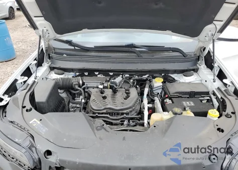 2019 Jeep Cherokee Latitude Plus z USA, uszkodzony, nr VIN 1C4PJLLX5KD272092